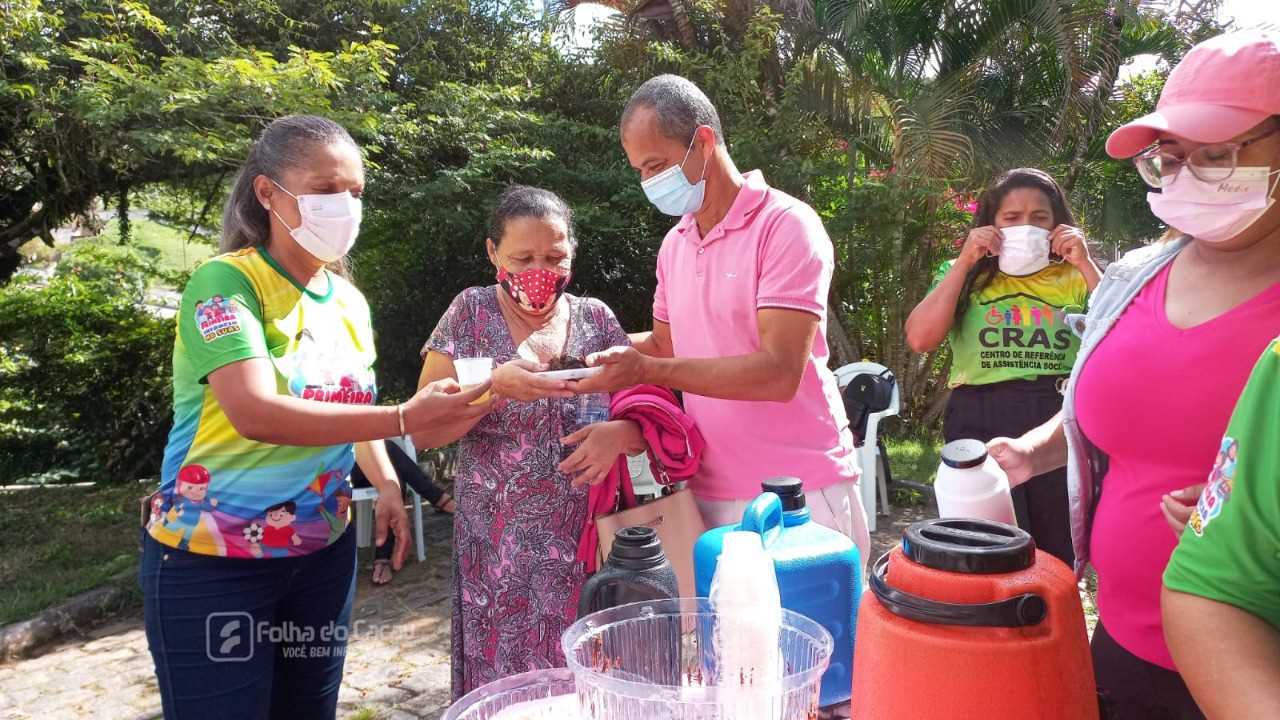 Prefeito homenageia as mulheres servidoras